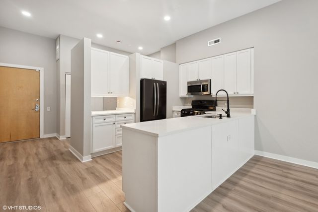 939 W MADISON Street 410, Chicago, IL 60607