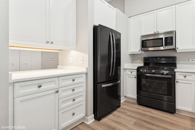 939 W MADISON Street 410, Chicago, IL 60607