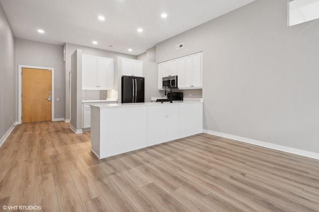 939 W MADISON Street 410, Chicago, IL 60607