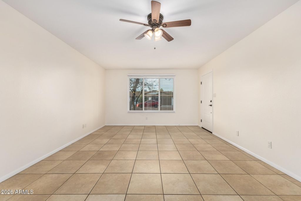 Image 12 of property listing at 1233 E BROADMOR Drive, Tempe, AZ 85282