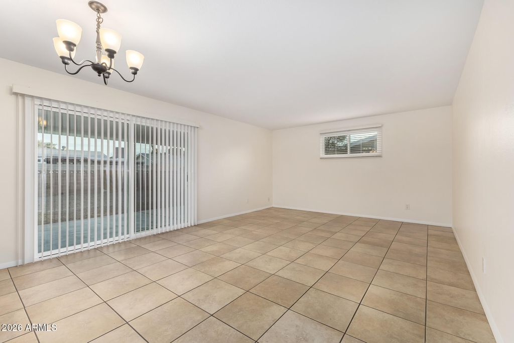 Image 14 of property listing at 1233 E BROADMOR Drive, Tempe, AZ 85282