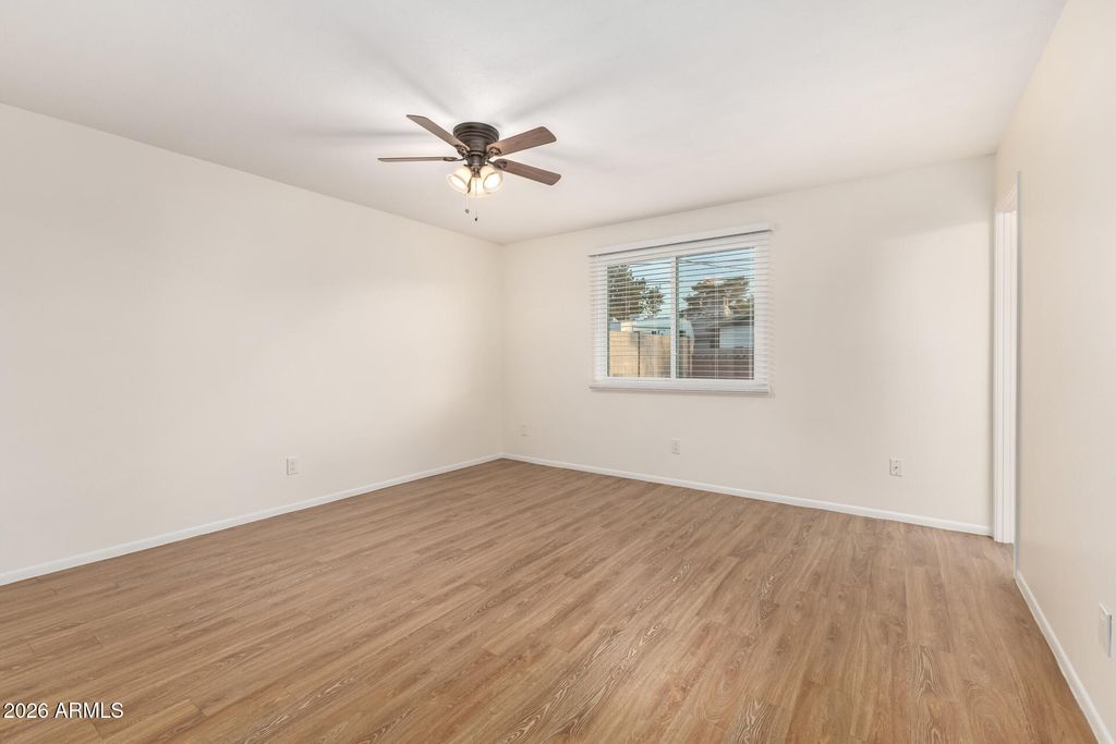 Image 22 of property listing at 1233 E BROADMOR Drive, Tempe, AZ 85282