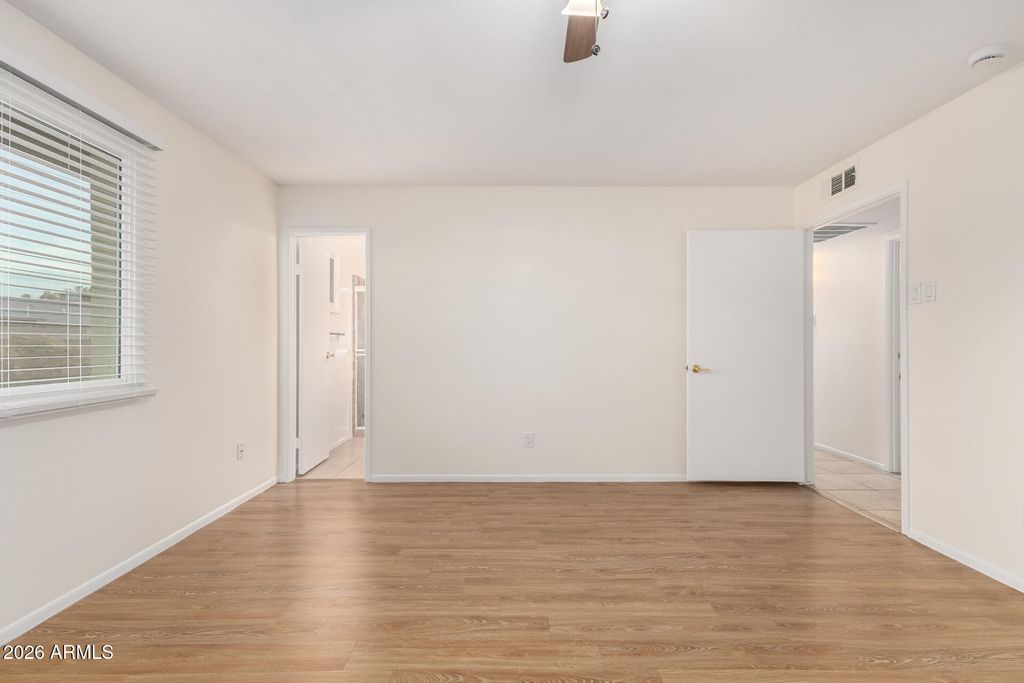 Image 24 of property listing at 1233 E BROADMOR Drive, Tempe, AZ 85282