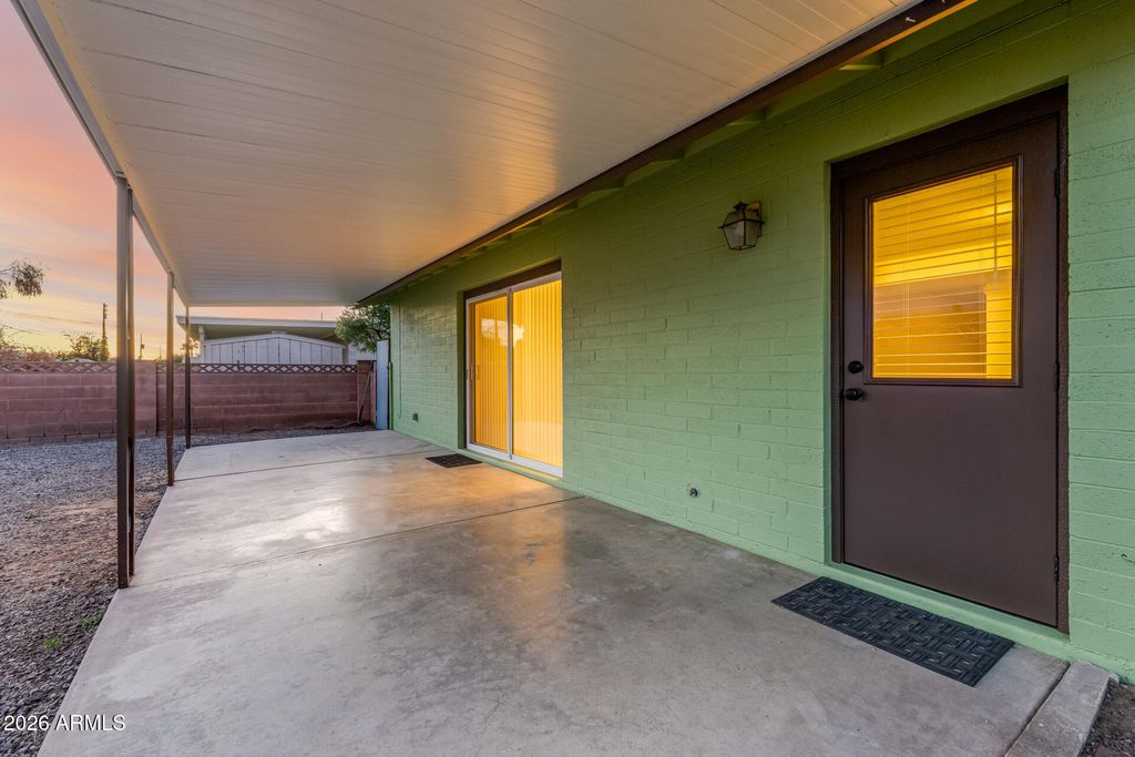 Image 33 of property listing at 1233 E BROADMOR Drive, Tempe, AZ 85282
