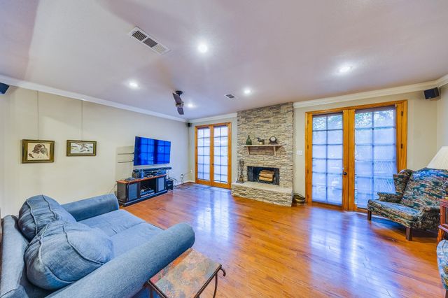 7505 Memorial Woods Drive B13, Houston, TX 77024