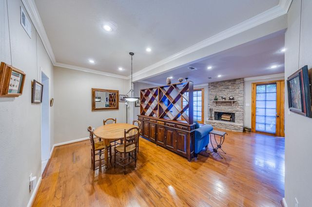 7505 Memorial Woods Drive B13, Houston, TX 77024