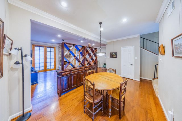 7505 Memorial Woods Drive B13, Houston, TX 77024