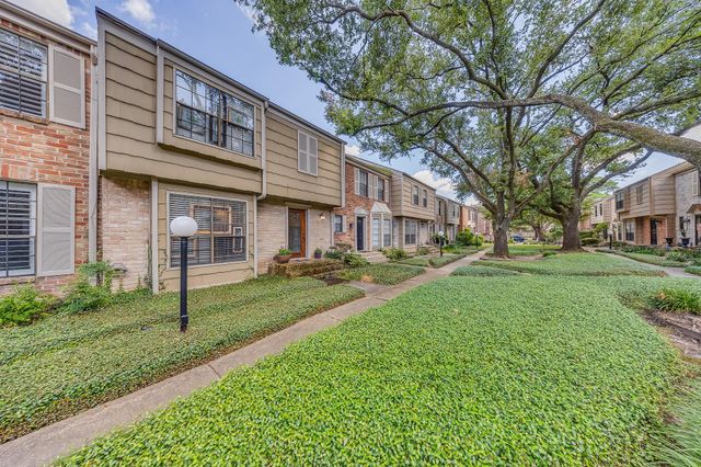 7505 Memorial Woods Drive B13, Houston, TX 77024