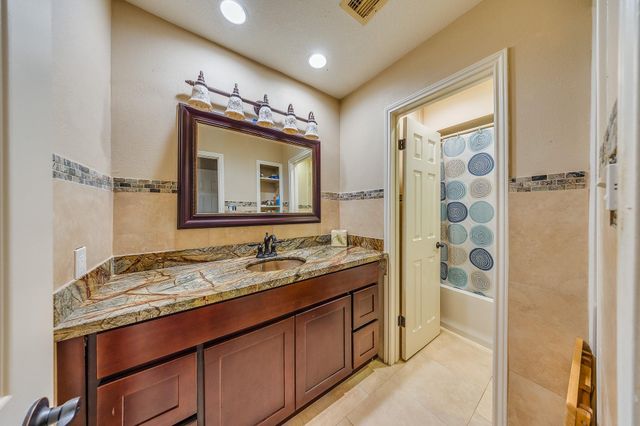 7505 Memorial Woods Drive B13, Houston, TX 77024