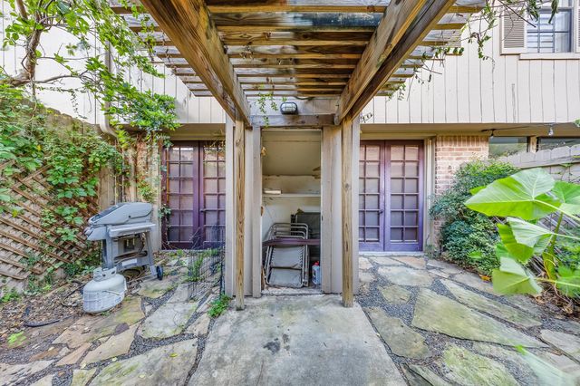 7505 Memorial Woods Drive B13, Houston, TX 77024
