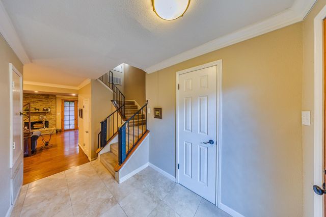 7505 Memorial Woods Drive B13, Houston, TX 77024