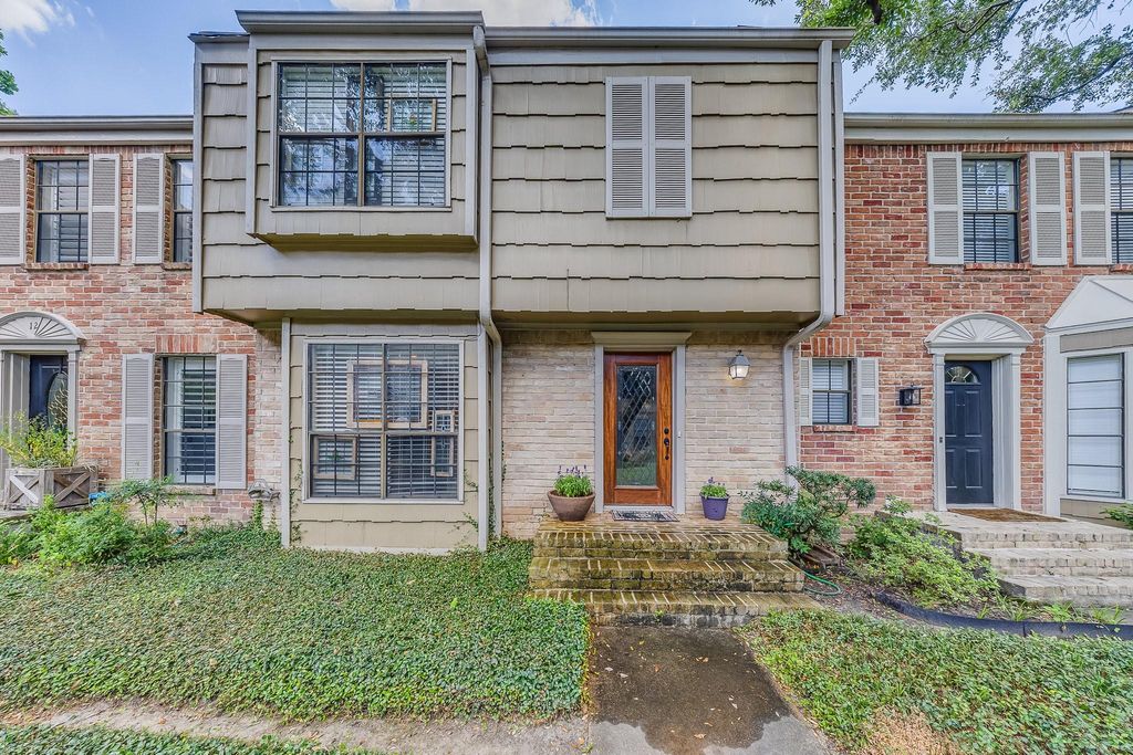 7505 Memorial Woods Drive B13, Houston, TX 77024