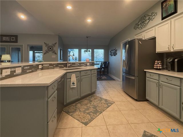 15 Alley Way, Port Lavaca, TX 77979