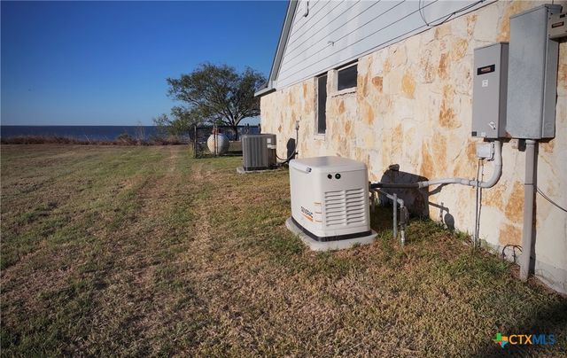 15 Alley Way, Port Lavaca, TX 77979