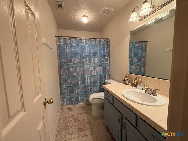 15 Alley Way, Port Lavaca, TX 77979