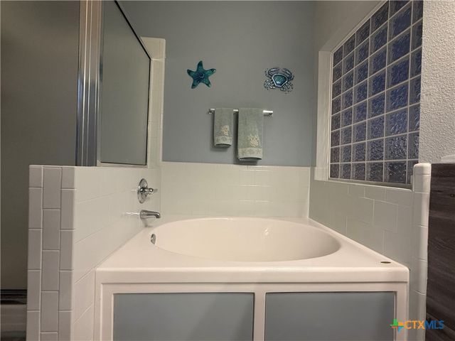 15 Alley Way, Port Lavaca, TX 77979