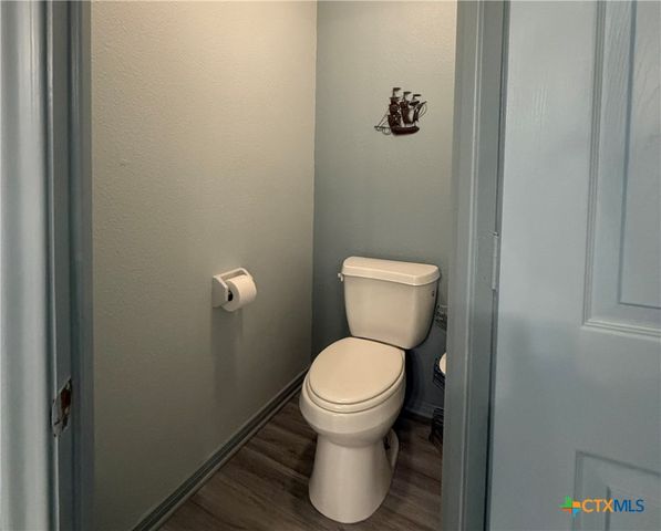 15 Alley Way, Port Lavaca, TX 77979