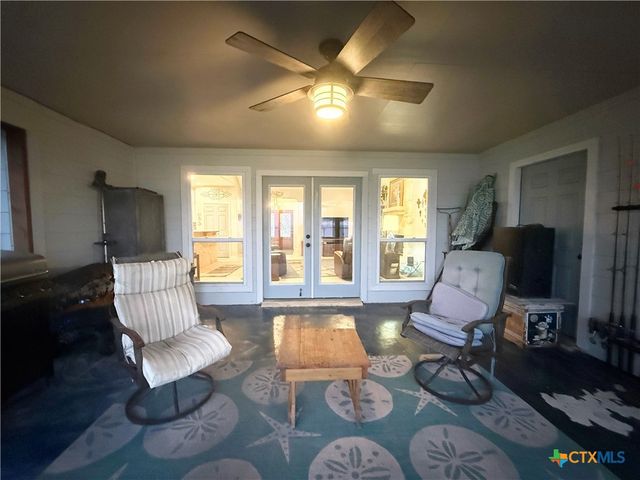 15 Alley Way, Port Lavaca, TX 77979