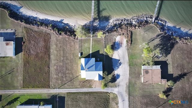 15 Alley Way, Port Lavaca, TX 77979