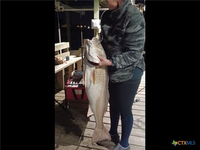 15 Alley Way, Port Lavaca, TX 77979