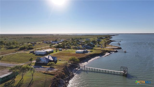 15 Alley Way, Port Lavaca, TX 77979
