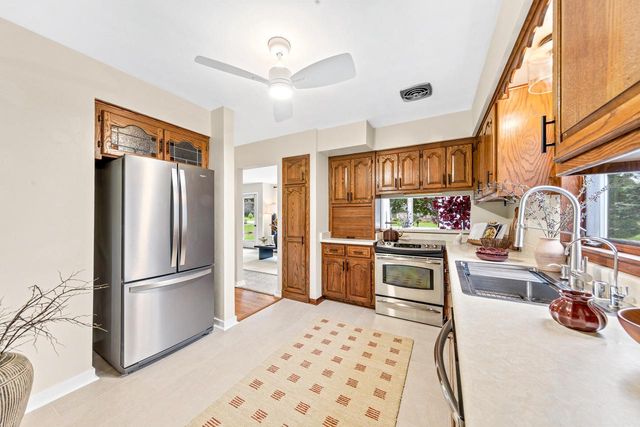 3841 S Sunny Ridge LANE, New Berlin, WI 53151