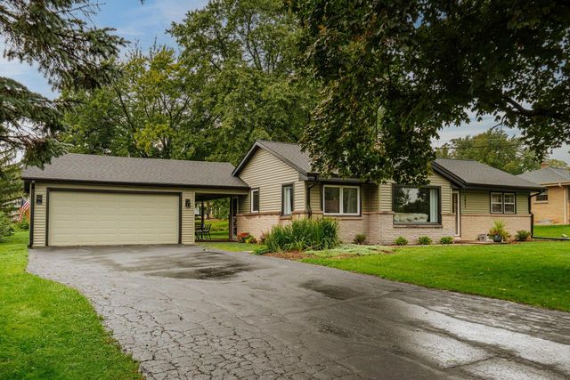 3841 S Sunny Ridge LANE, New Berlin, WI 53151