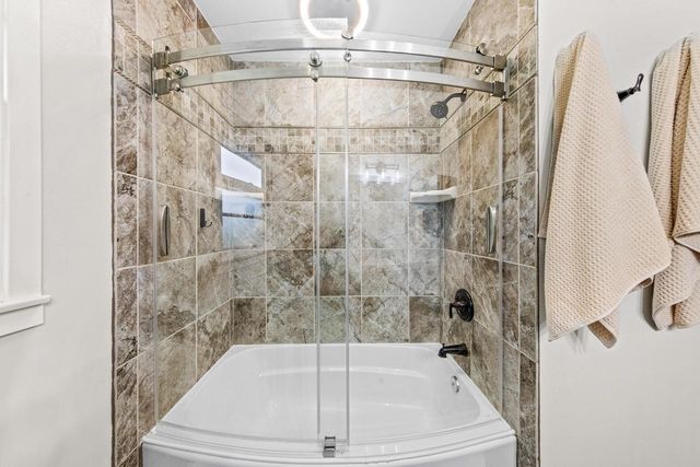 3841 S Sunny Ridge LANE, New Berlin, WI 53151