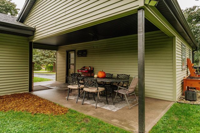 3841 S Sunny Ridge LANE, New Berlin, WI 53151