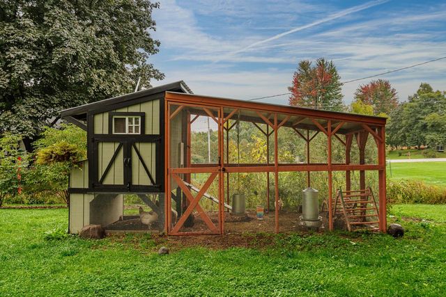 3841 S Sunny Ridge LANE, New Berlin, WI 53151