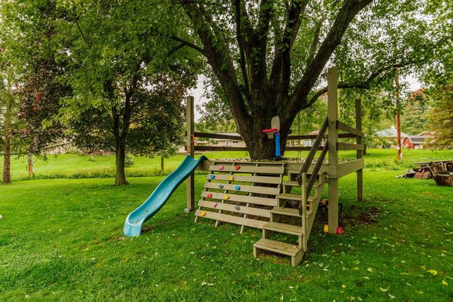 3841 S Sunny Ridge LANE, New Berlin, WI 53151