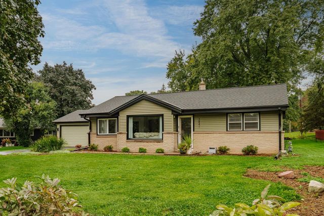 3841 S Sunny Ridge LANE, New Berlin, WI 53151