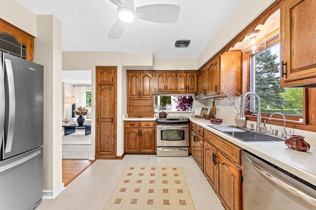 3841 S Sunny Ridge LANE, New Berlin, WI 53151