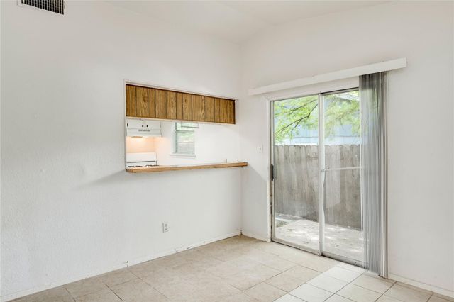 5208 Bogey CT B, Austin, TX 78744