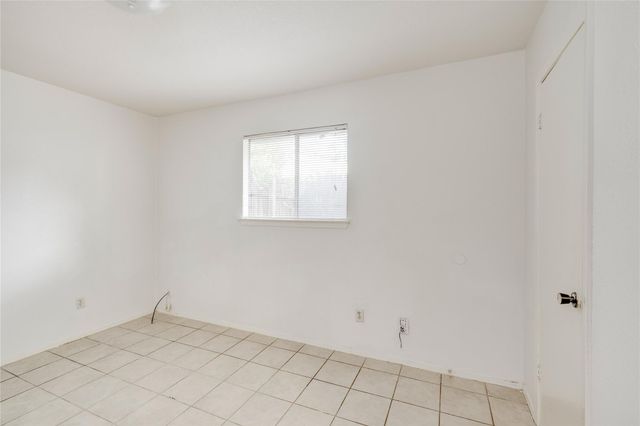 5208 Bogey CT B, Austin, TX 78744
