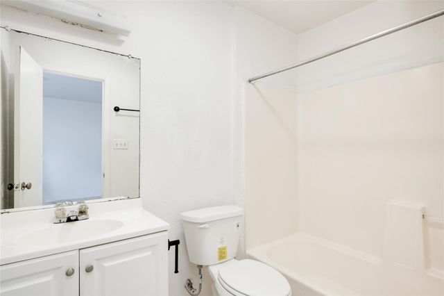 5208 Bogey CT B, Austin, TX 78744