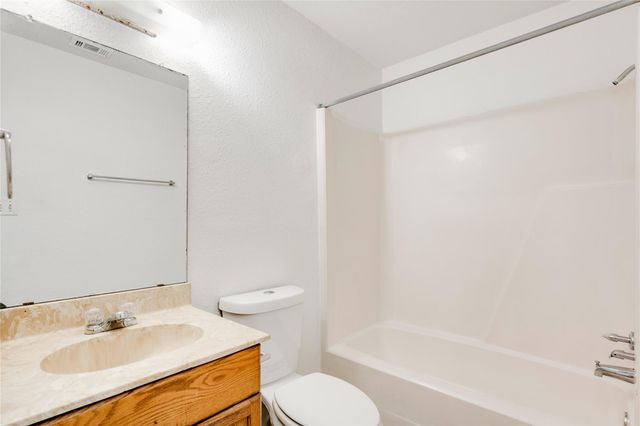 5208 Bogey CT B, Austin, TX 78744