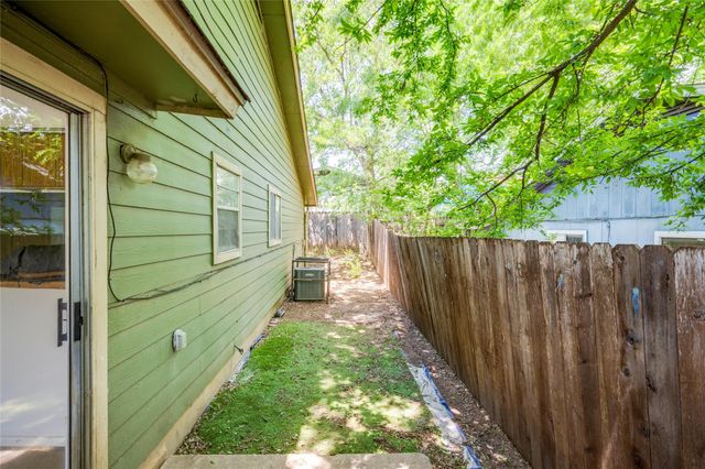 5208 Bogey CT B, Austin, TX 78744
