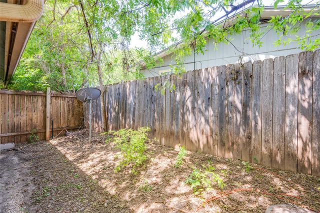 5208 Bogey CT B, Austin, TX 78744