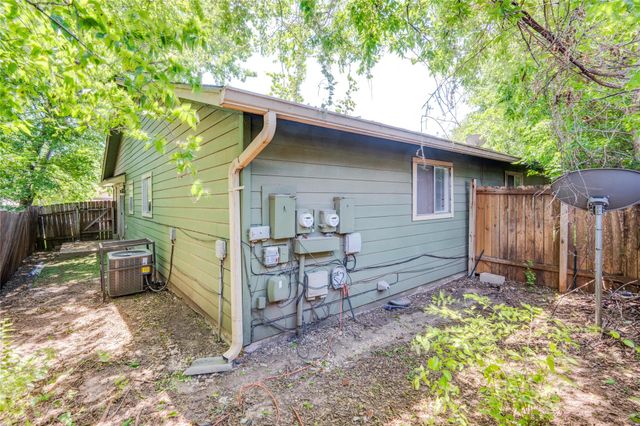 5208 Bogey CT B, Austin, TX 78744