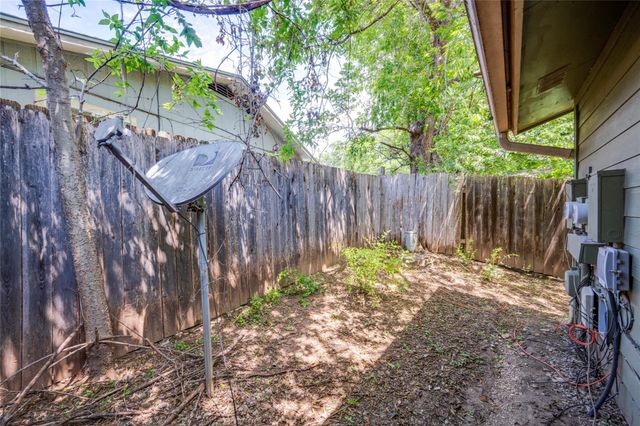 5208 Bogey CT B, Austin, TX 78744