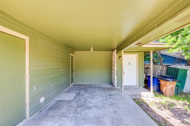 5208 Bogey CT B, Austin, TX 78744