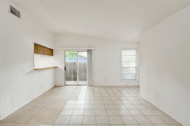5208 Bogey CT B, Austin, TX 78744