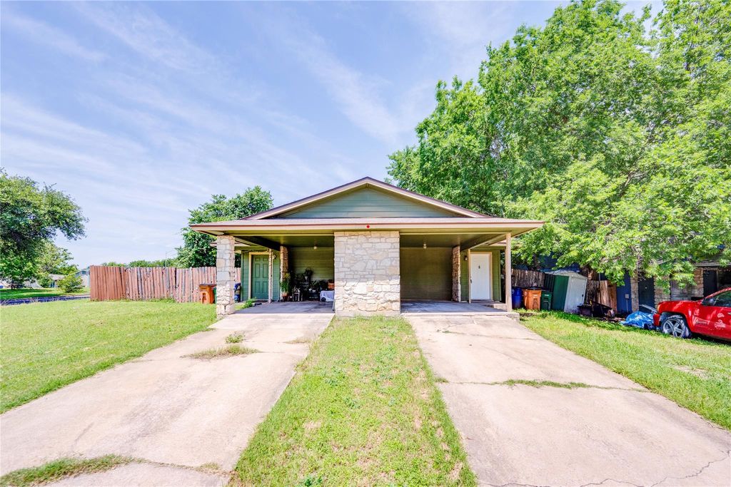 5208 Bogey CT B, Austin, TX 78744
