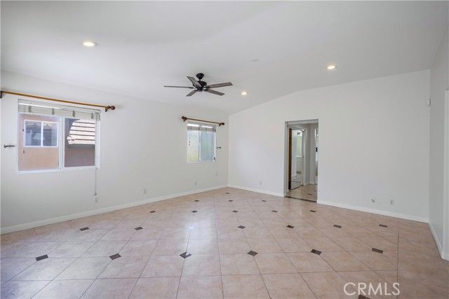 612 S Halliday St, Anaheim, CA 92804