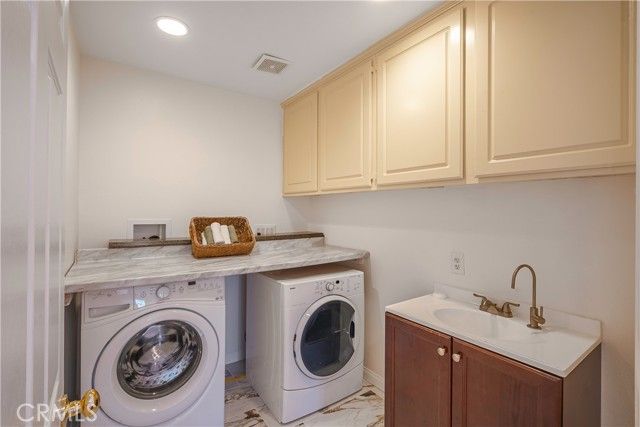 612 S Halliday St, Anaheim, CA 92804