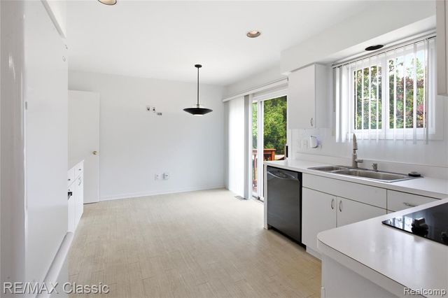 7413 Tall Timbers 178, West Bloomfield, MI 48322