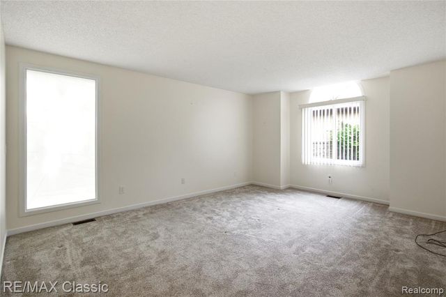 7413 Tall Timbers 178, West Bloomfield, MI 48322