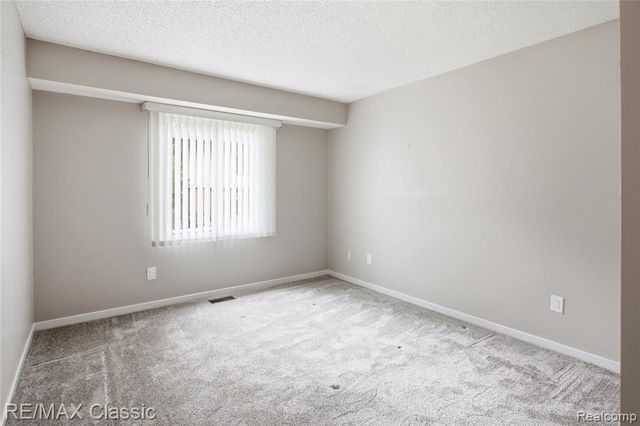 7413 Tall Timbers 178, West Bloomfield, MI 48322