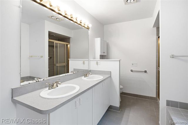 7413 Tall Timbers 178, West Bloomfield, MI 48322